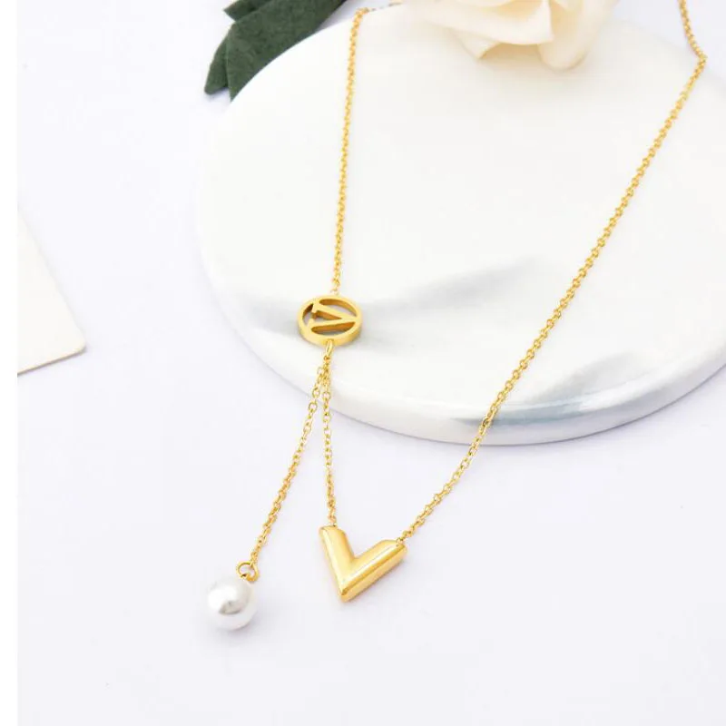 Orecchini Donna Lettera V In Oro, FOCALOOK - Gioielli In Acciaio Inox 316L, Regalo Perfetto Per Fidanzata O Figlia