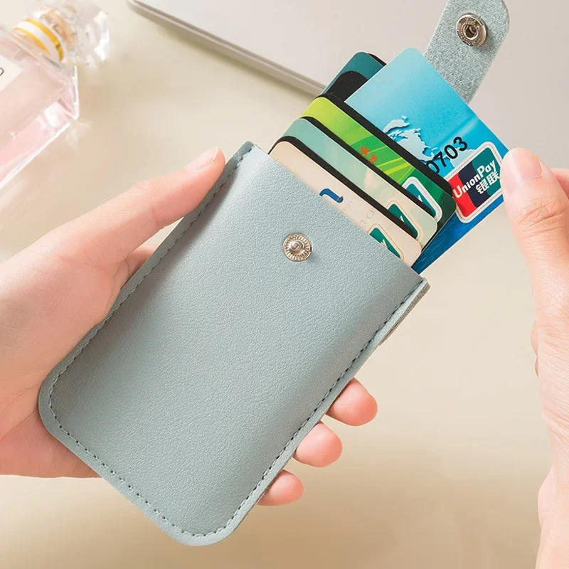 

The New Fashionable and Versatile Personality Style Anti-theft Brush Leather Cascading Pull-out Small Card Holder for Men And