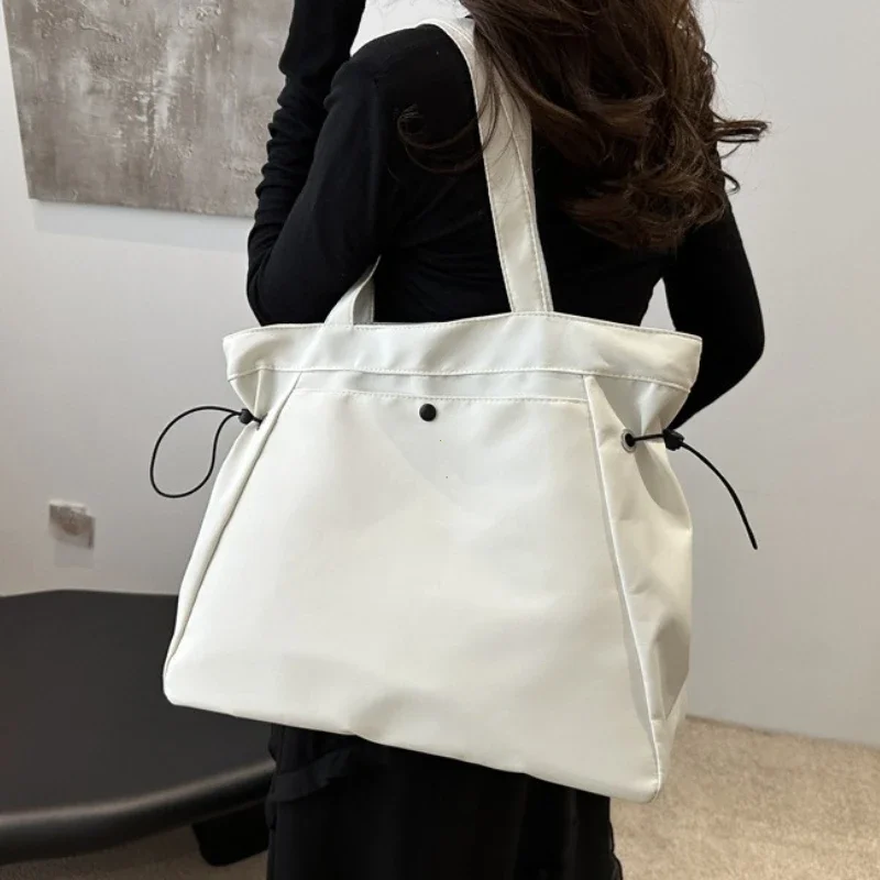 Large Capaci Women's oulder Bag 2026 New Sle Simple Faionable Drawstring Handbag Tote Bag Trendy Versatile Casual Shoulder Bag