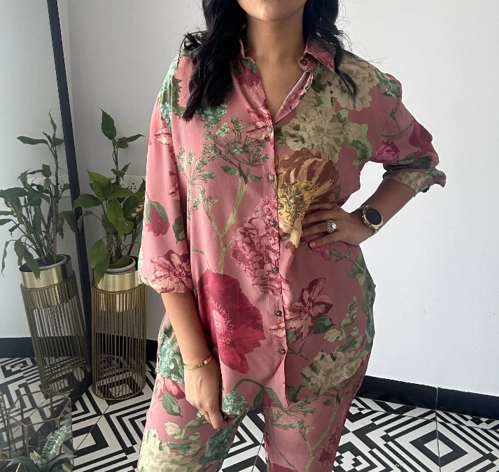 Gentle Girl Flip Collar Long Sleeved Shirt and Crop Pants Fashion Flower Print Two Piece Set
