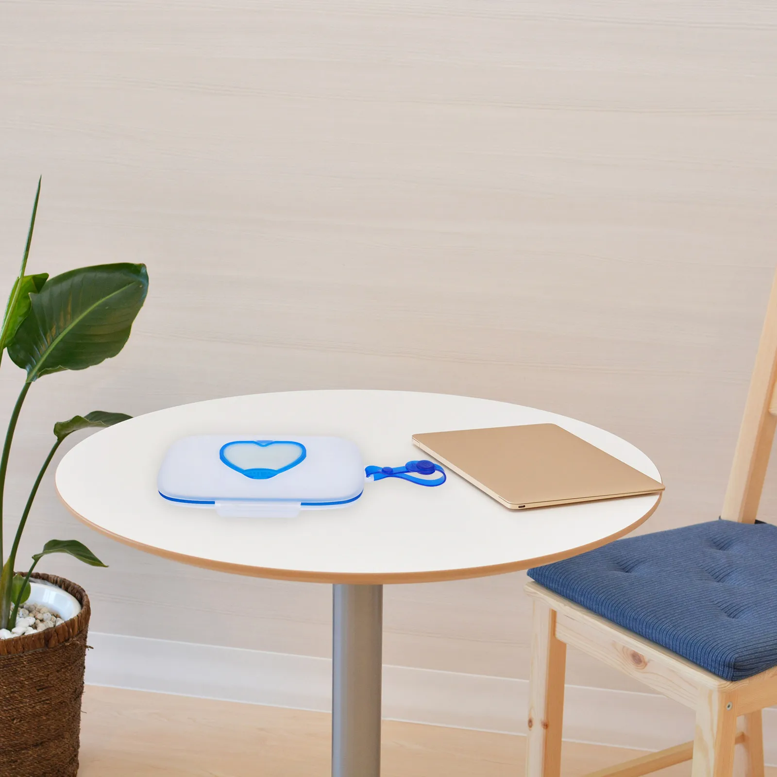 1Pcs 휴대용  물티슈 상자 안전 PP 소재 교수형 물티슈 케이스 유모차용 야외 보관함 휴대용 물티슈 상자