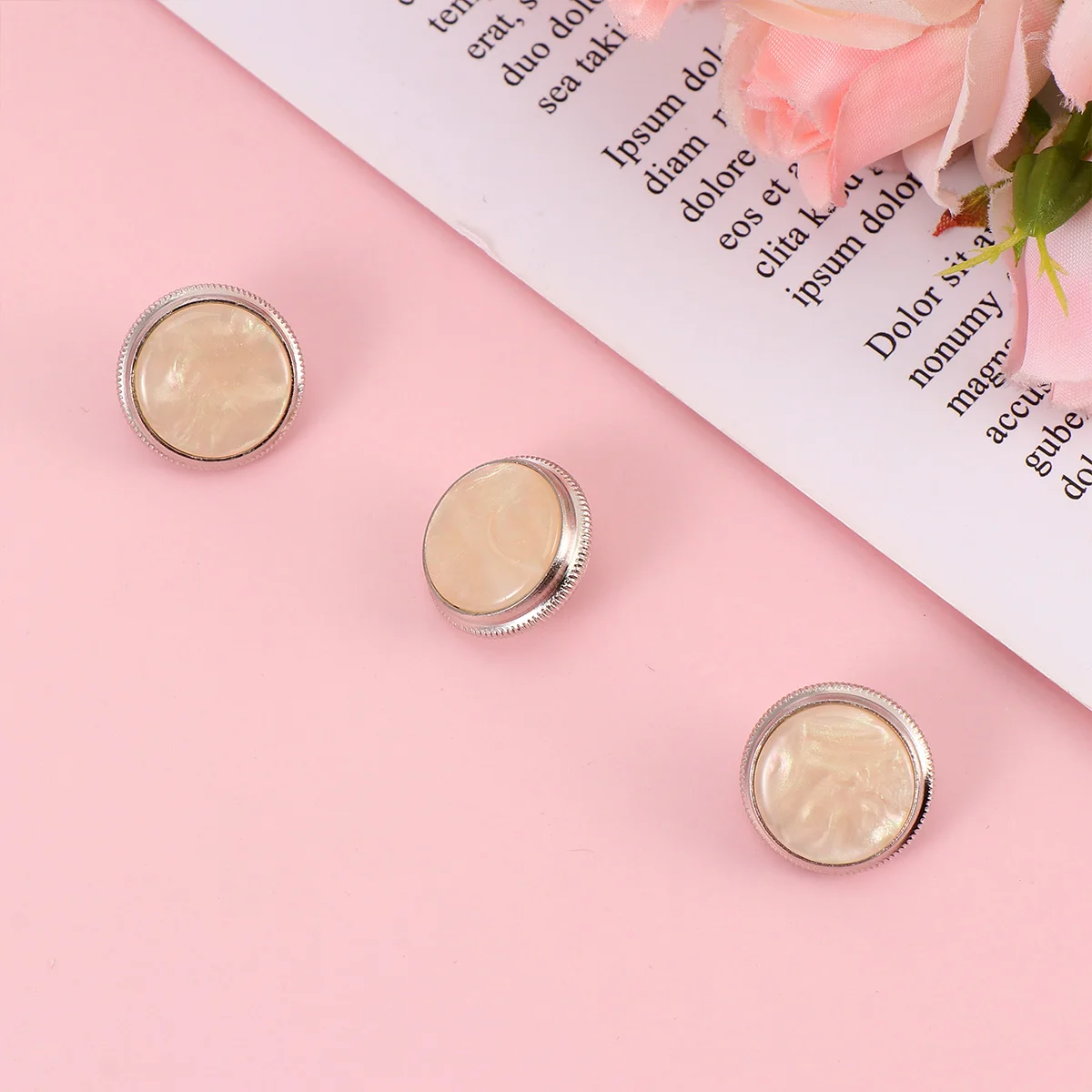 

Trumpet Buttons Silver Trumpets Shell Trumpet Finger Buttons Instrument Parts Replacement Accessory ( Yellow )