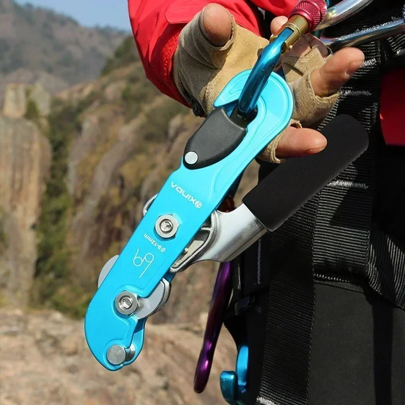 

Outdoor Rock Climbing Descent Device Handle-Control Abseiling Device Downhill Descender Rappelling