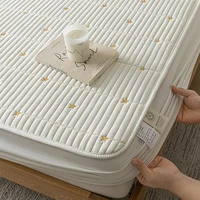 Embroidered Waterproof Mattress Pad Protector Skin-Friendly Durable Fitted Sheet Bed Cover Quilted Mat Cover 150/160/180/200/220 1
