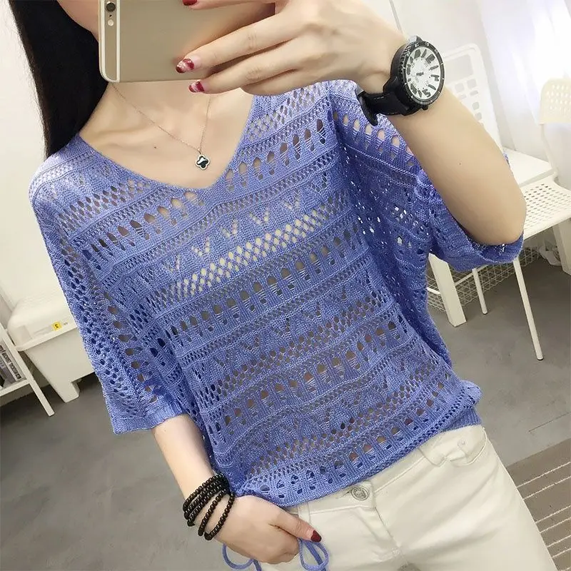 

Spring Summer Women's V-neck Short Sleeve Bat Wing Sweater Female's Thin Hollow Out Knitting Shirt Girl's Backless Tops Q211