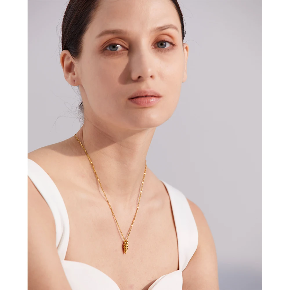 Statement Conch Pendant Stainless Steel Gold Color Necklace Charm Metal Texture - Image 2