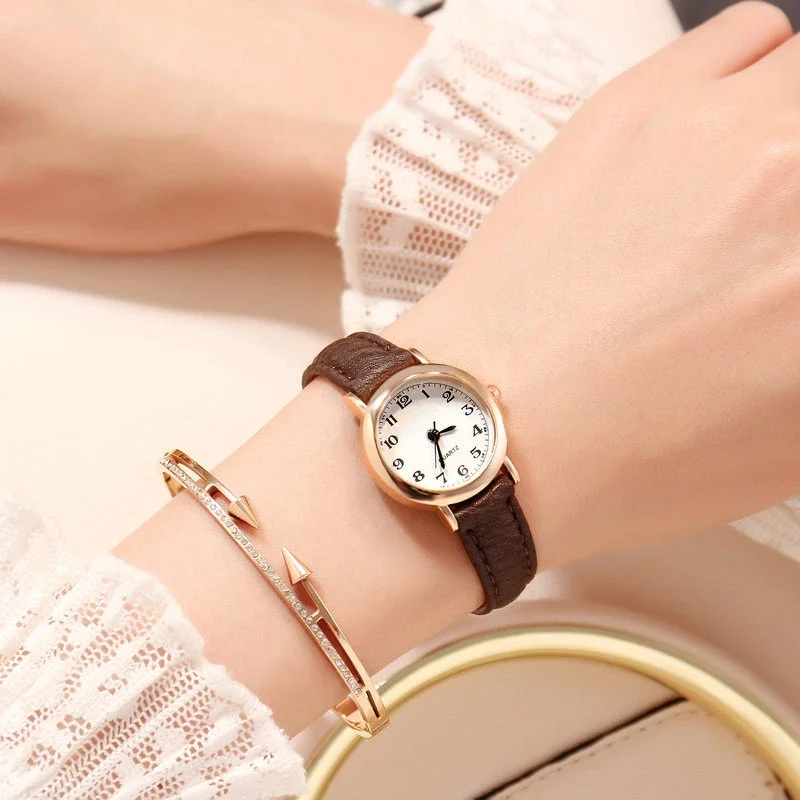 Classic Women's Casual Quartz Leather Band Strap Watch New Round Analog Clock Wrist Watches Designer Watches 2