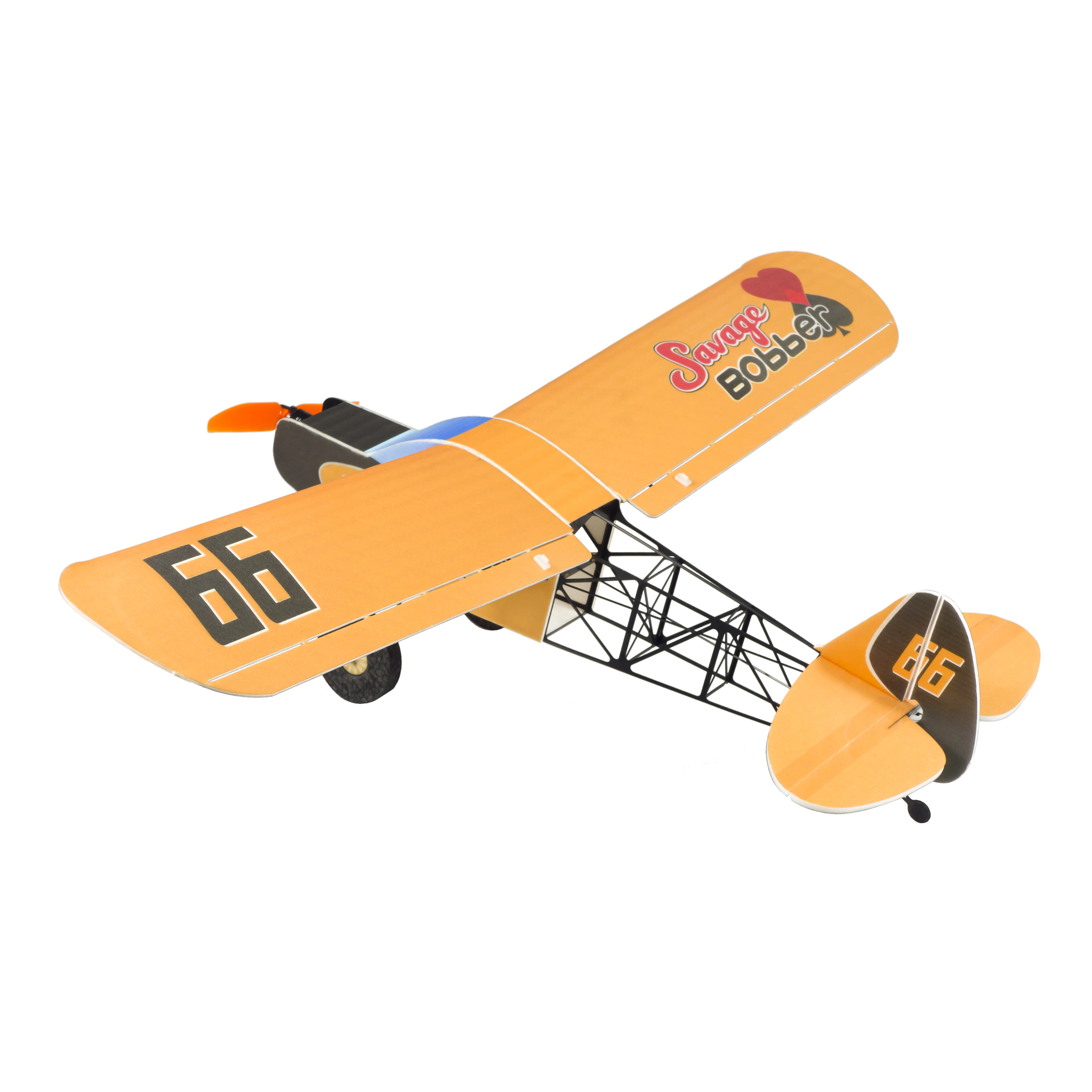 Avion RC Savage Bobber 600mm en vol, ailes déployées, ciel bleu en arrière-plan, parfait pour experts en modélisme.
