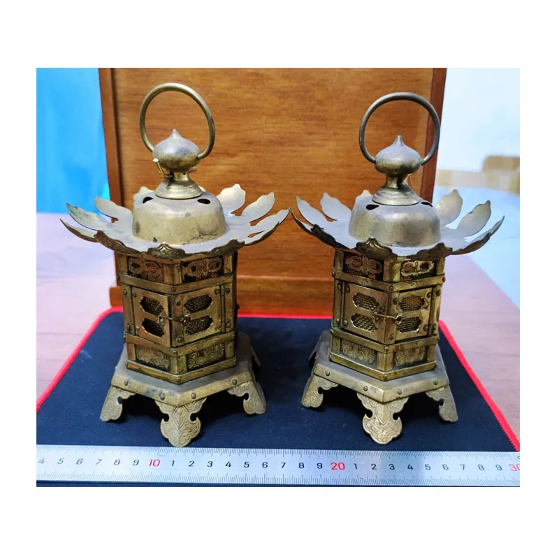 

Palace Lantern Pure Copper Lotus Tortoiseshell Carving A Pair of Decorative Arts and Crafts