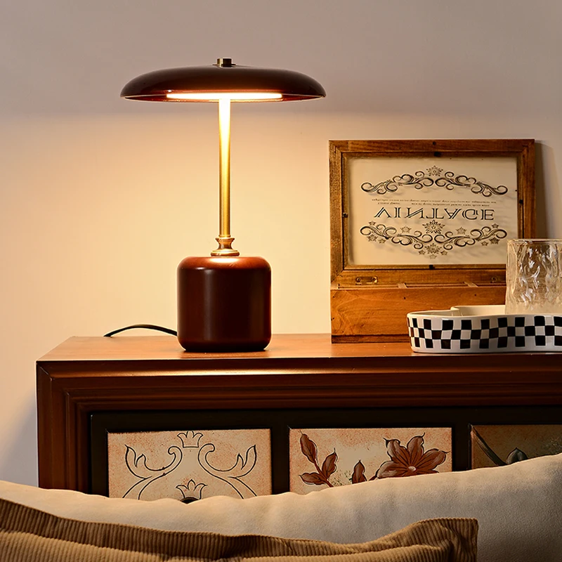American retro lamp light luxury designer living room study bedroom bedside lamp Brass glass high-grade atmosphere lamp