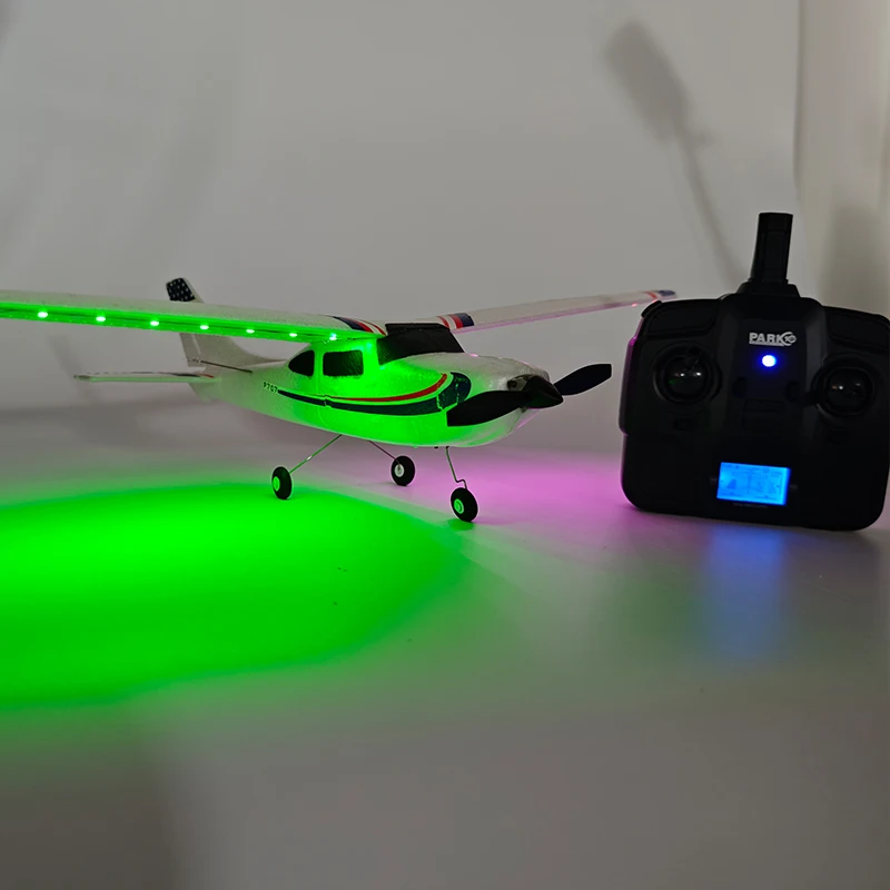 탑 3CH P707Gyro Cessna RC 비행기 2.4G 3D/6G LCD 디스플레이 야간 조명 고정 날개 항공기 RTF 장난감 소년 선물용
