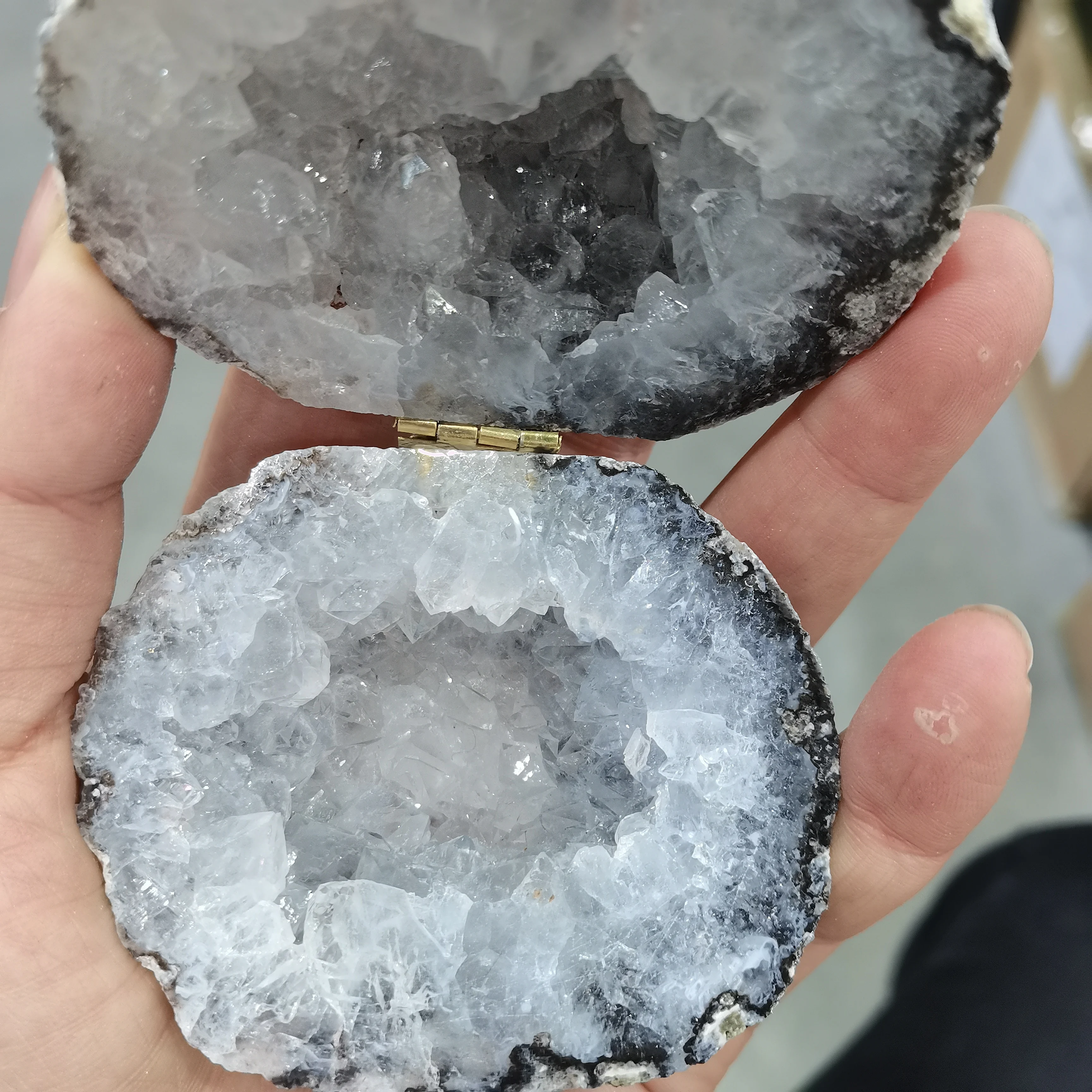 

Natural Agate Geode Rough Agate Cornucopia Quartz Crystal Cluster Healing Crystal Home Decor ornaments Decoration Gift