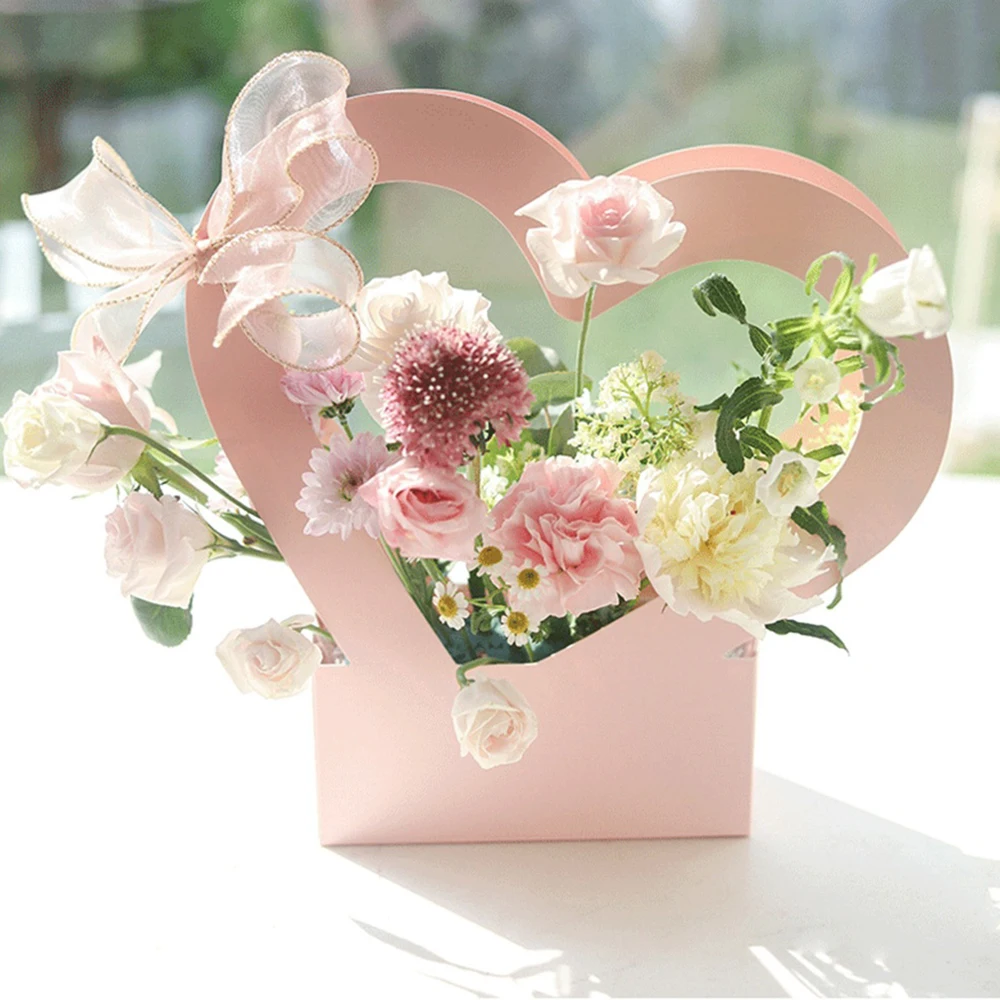Flowers Arrangement Kraft Paper Bag Folding Portable Flower Packaging Box Waterproof Flower Basket Heart Handle Gift Tote Bags flower bags