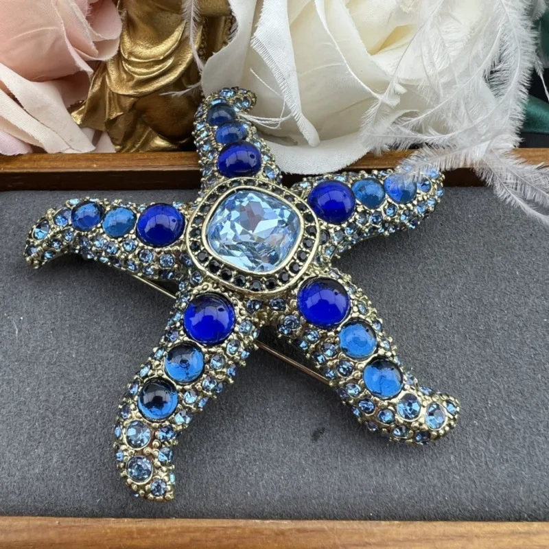 SKEDS Retro Voller Kristall Schwere Industrie Seastar Brosche Pin Für Frauen Männer Mode Klassische Vintage Strass Design Abzeichen
