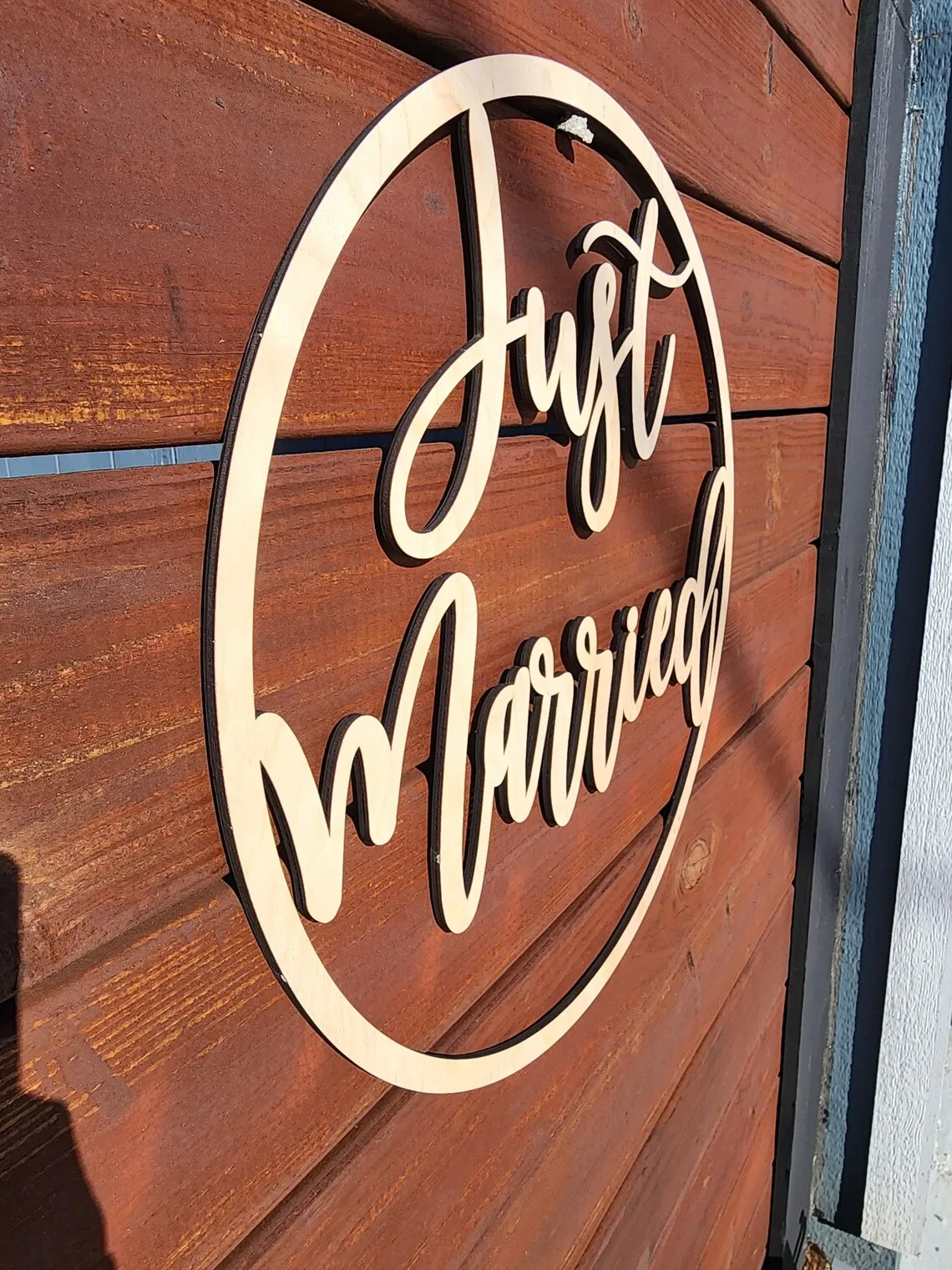 un' vaso con fiori e un' cartello quello dice appena sposato su esso  56803046 Stock Photo su Vecteezy, image size:1140x1520