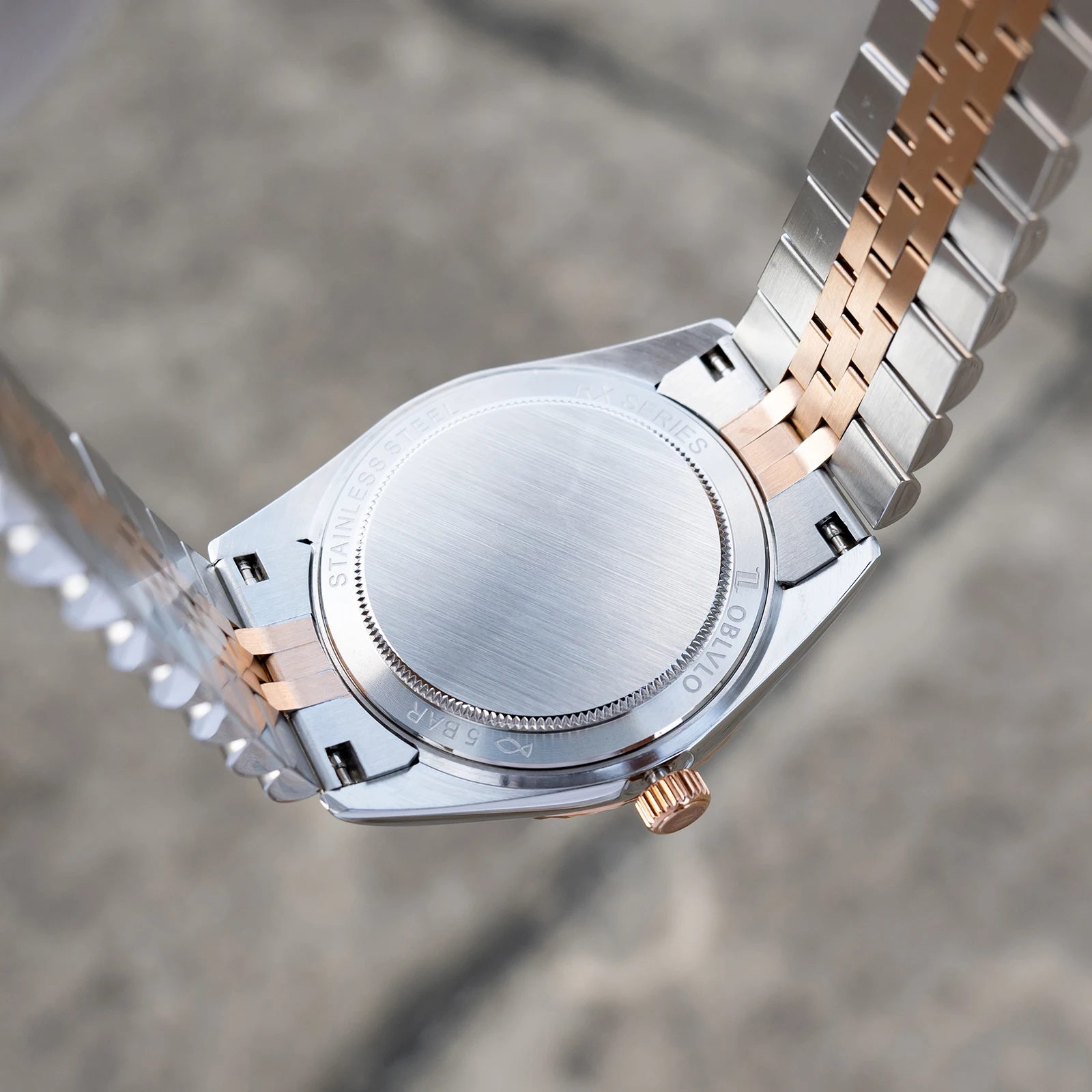 OBLVLO ساعة رجالية أنيقة مرصعة بالألماس بسوار بلون...