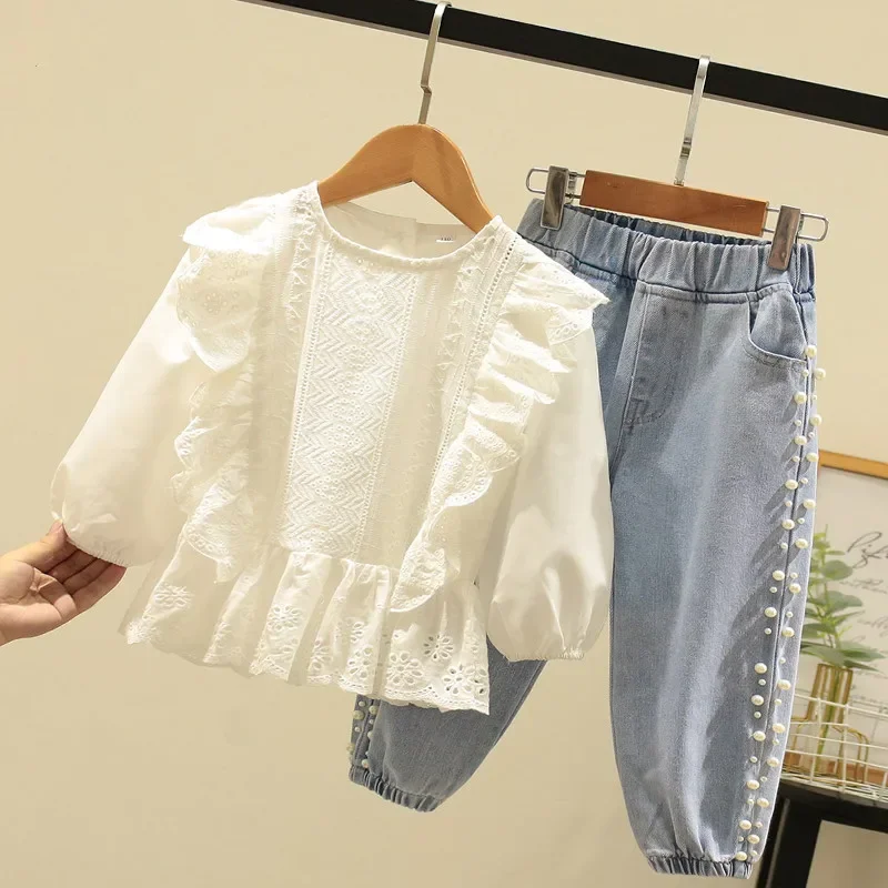 

2023 Spring And Autumn Girls' Suits Children Girls Clothes Fashion Hollow Lace Top + Pearl Jeans Two-Piece Girls Clothing Set