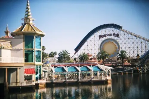 HOLGA 135BC 135 Film Camera Foolproof Camera Retro Camera Leak Light Dark Angle Creative Camera Beginner's Film Camera
﻿