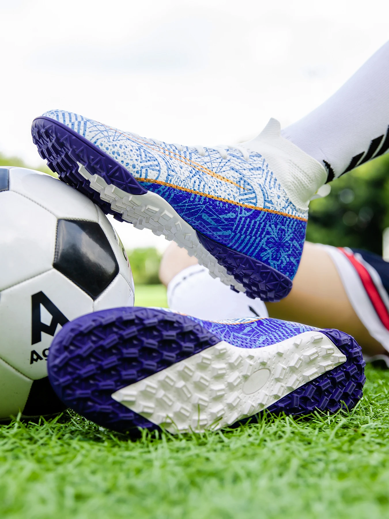 Description Picture 6 of itemProfessional football shoes for men, TF, broken nails, short nails, outdoor sports, lawn training shoes, anti slip