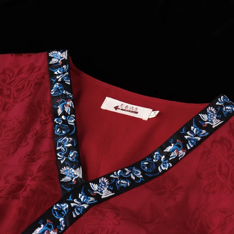 Рисунок 6 - Женское винтажное платье с длинным рукавом