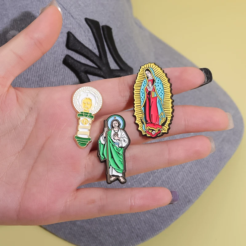 Vintage Mexican-Inspired Enamel Pin - Stylish Retro Jewelry Accessory