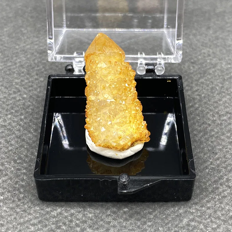 100%  Natural citrine Mineral Specimens Stones and Crystals Healing Crystal from China Box size:35*35*35mm