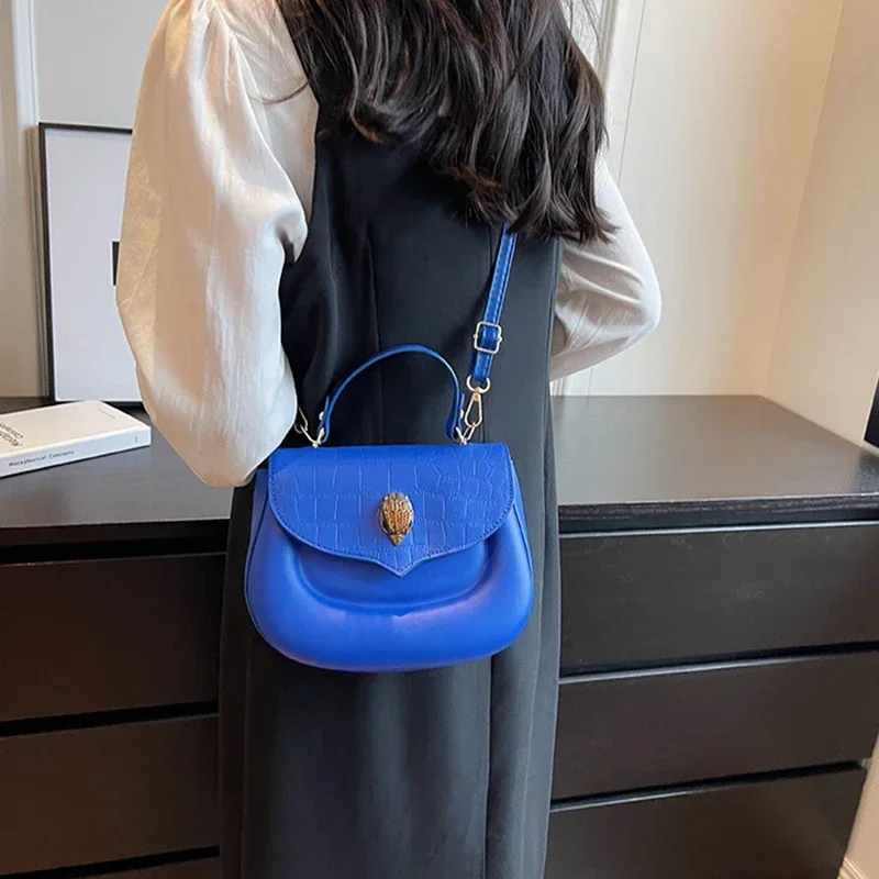 Women'S Handbags Luxury Messenger Bag Versatile Shoulder Eagle Head Bags Leather Flap Stone Pattern Buckle Females Cross Body