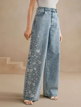 Jean droit Y2K grande taille pour femme, en denim délavé extensible, avec broderie tendance, confortable et stylé