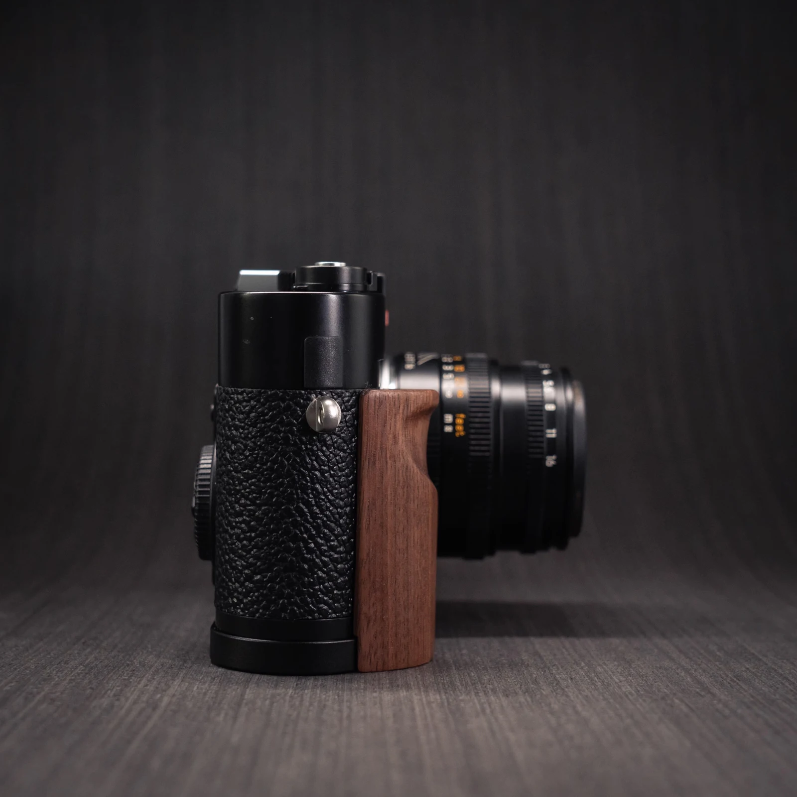 LEICA ライカ m9、m8、m8.2、MM、me220 用 ハンドグリップ ライカ M8 , M9 , M-E(Typ220)用のグリップ - DMM.make