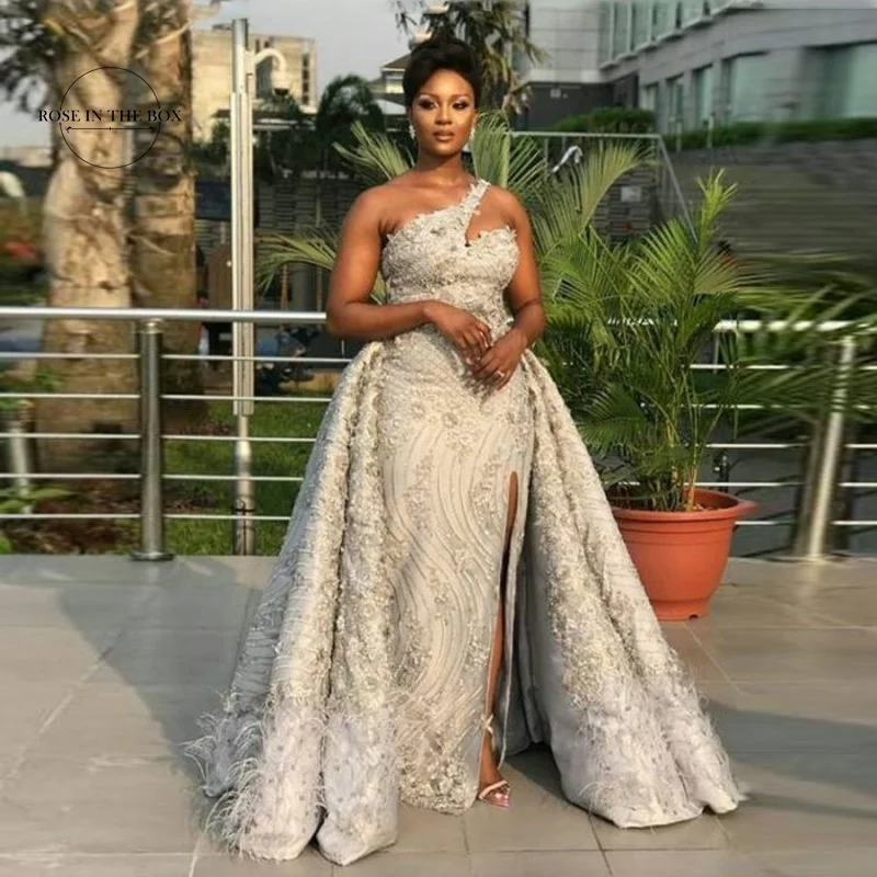 

Luxury Lace One Shouler Wedding Dresses For Women 2022 Applique Feather Floor Length Vintage Bridal Gowns With Detachable Skirt