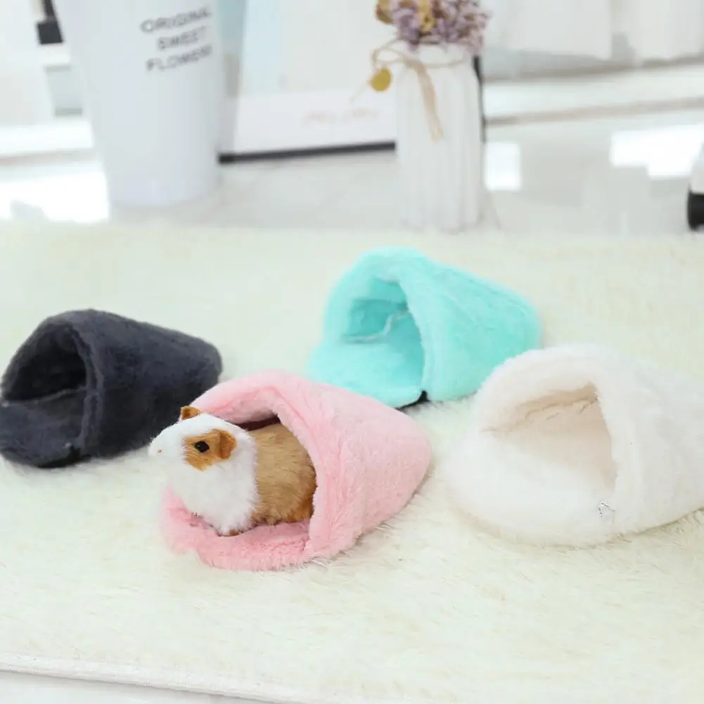 

Cute Hamster House Cozy Plush Hamster Nest Comfortable Hideout House for Guinea Pigs Squirrels Small Pets Warm Pet Supplies Cute