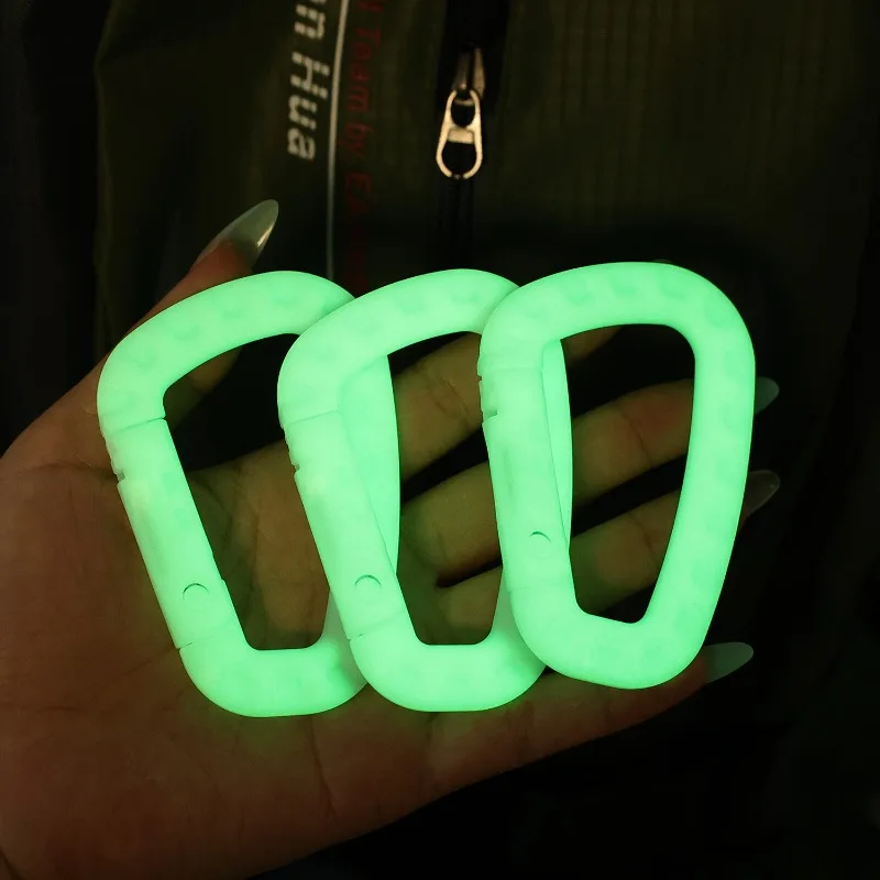 Glow-in-Dark Hook Clip 3