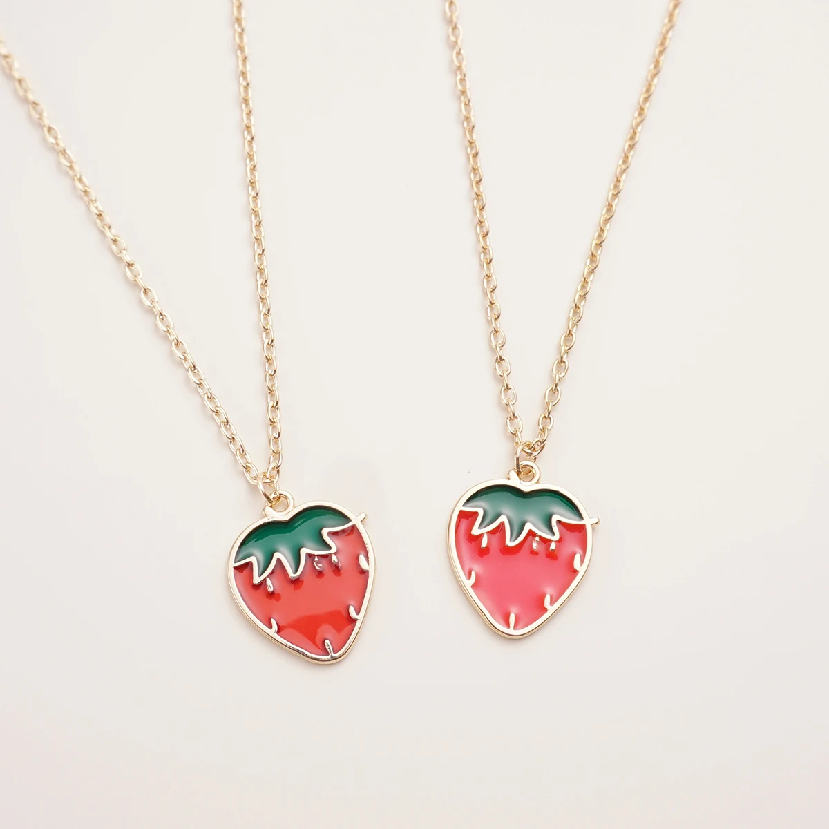 1 Pc Strawberry Fruit Pendant Necklace For Women Cut Adjustable Heart Pendant Necklace Fashion Jewelry Accessories Gift 2