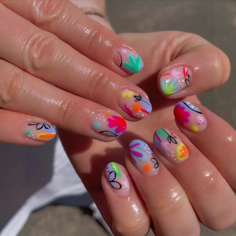 24개 짧은 라운드 헤드 가짜 손톱, 귀여운 라인 플라워 디자인, 붙이는 손톱 팁..