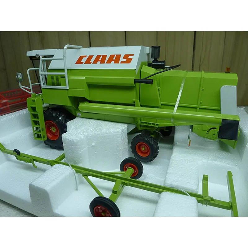 ダイキャスト 1:32 スケール クラース コンバインハーベスター 88 S
