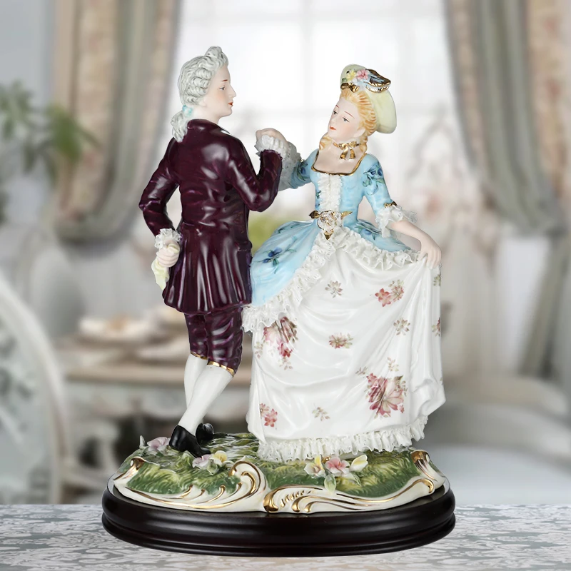 

Керамическая свадебная фигурка, декоративная настольная лампа, свадебный подарок, европейская парная декоративная поделка, итальянский производитель, прямая продажа