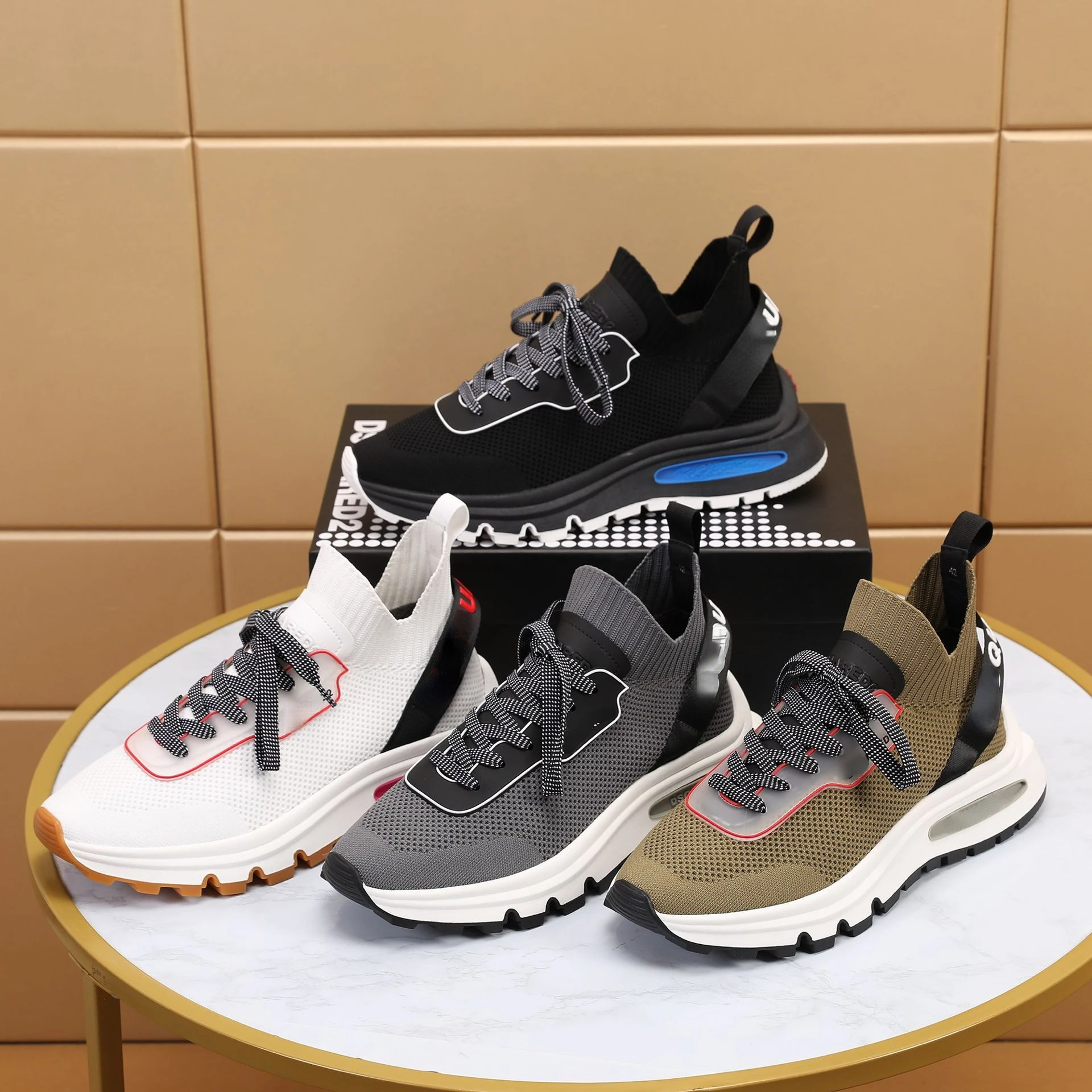 

Men Shoes Sneaker Italy Top Designer Luxury Mesh Dsq2 Brand Fashion Hight Increas Male's COOL Locomotive Shoes 38-45