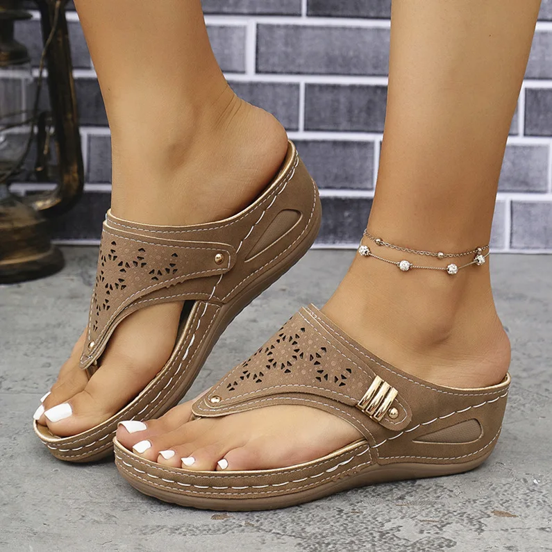 Sandales compensées confortables undefined