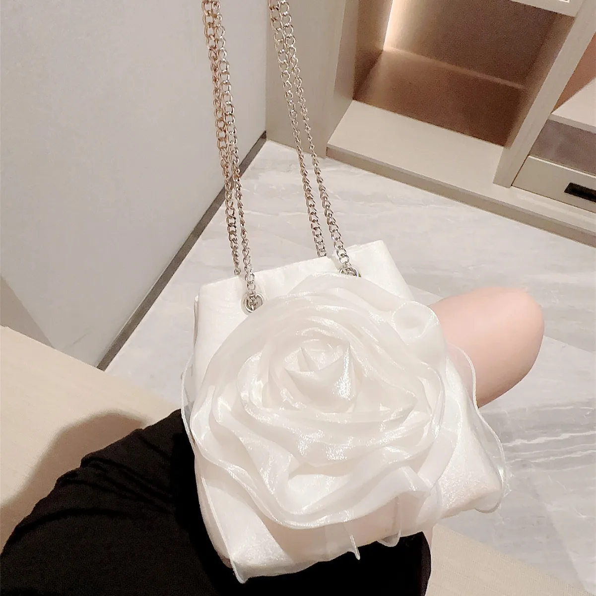 Fashion Elegant Satin Evening Bags White Bow Fairy Clutches Handbags For Women Wedding Party Small Clutch Chain Shoulder Bag