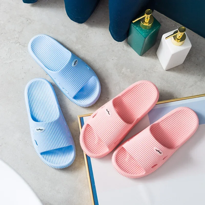 

Women slippers men PVC couple breathable home bathroom slippers soft bottom slippers home man shoes Simple and durable
