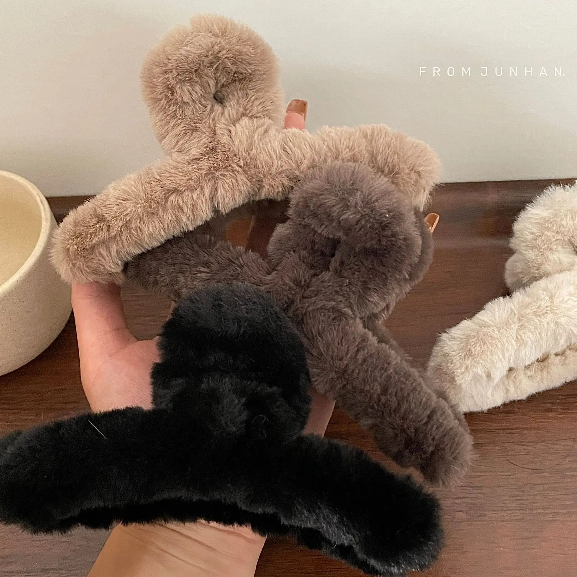 2pc cartoon cat ear bunny elastic hair bands girls ponytail hair holder coffee warm color flower barrettes faux fur hair rubber Soft Milk Coffee Color Series Imitation Fur Rabbit Fur Back Head Updo Hair Claw Warm Large Plush Shark Clip Barrettes Hair Claws