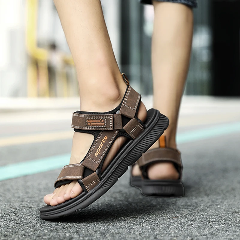 

Fashion Outdoor Lightweight Breathable Sandy Beach Men Sandals Garden Shoes Summer High Quality Clogs Gladiator Sandalias Hombre