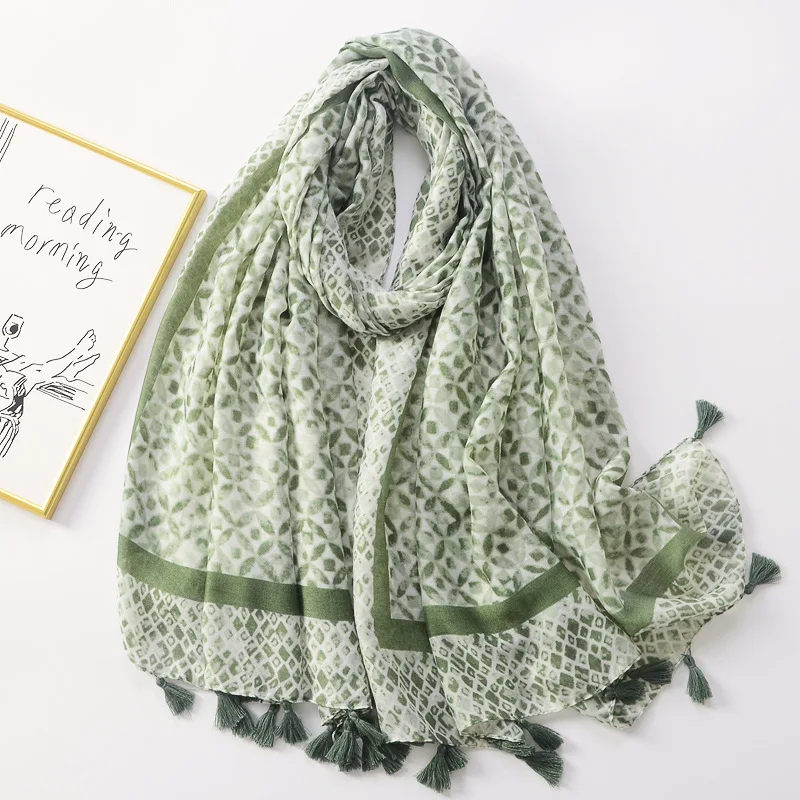 Рисунок 5 - Модный Шелковый шарф с кисточками