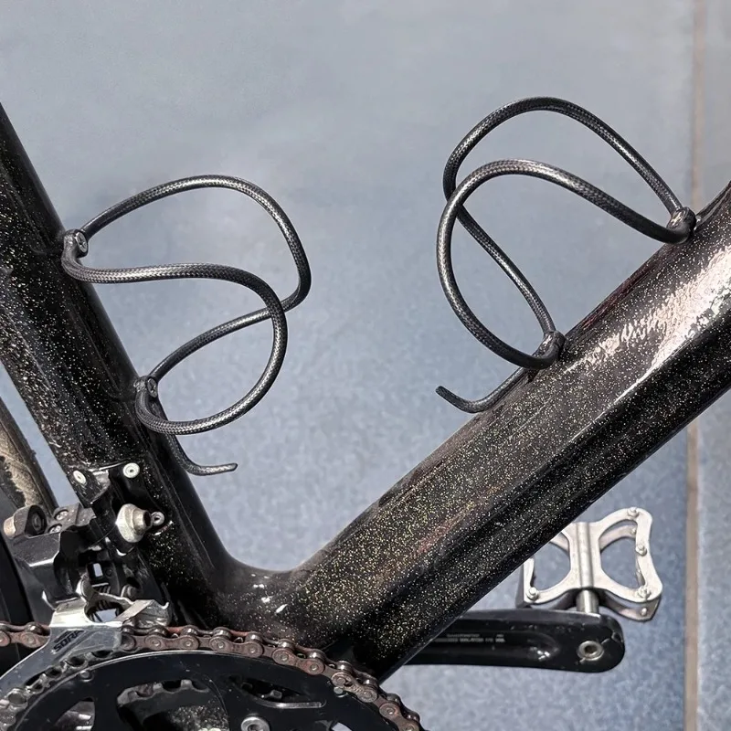 BALUGOE 6g 초경량 자전거 물병 홀더 탄소 섬유 자전거 물통 케이지 MTB 로드 바이크 컵 홀더 내구성 있는 사이클링 부품