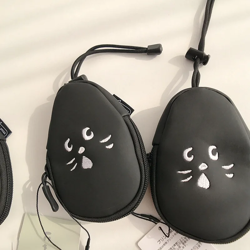 thumbnail image 3 of Monedero portátil compacto con cordón y bordado de gato sorprendido de Nya con dibujos animados japoneses y coreanos, 3 of 5