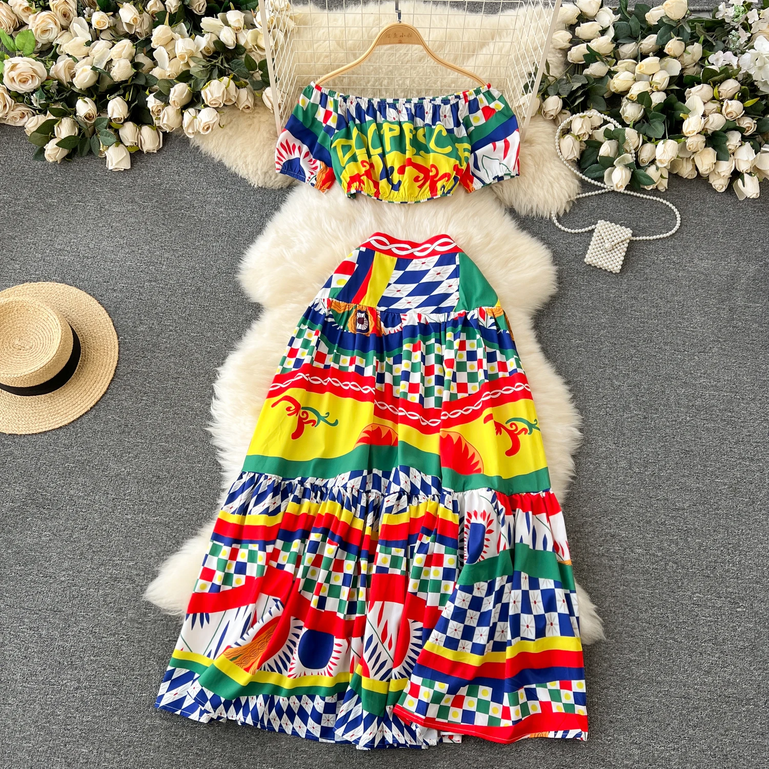 

Женский летний комплект из двух предметов с юбкой, привлекательный уличный топ с открытыми плечами и пышными рукавами для отдыха и длинная трапециевидная юбка