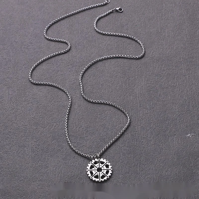 Collana con ciondolo "Rotted Gear", trendy hip-hop, di nicchia, ciondolo in acciaio al titanio personalizzato, accessorio minimalista, catena per maglioni_voghion.com