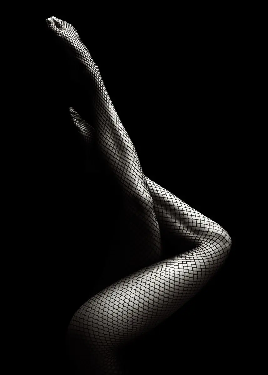 Elegant Monochrome Nude Art Canvas - Bedroom Wall Decor