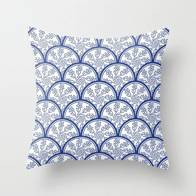 Blue And White Chinoiserie Floral Pattern Stacked Circle Scales Shapes Pillowcase For Sofa Chair Car Cushion Cover Home Decor