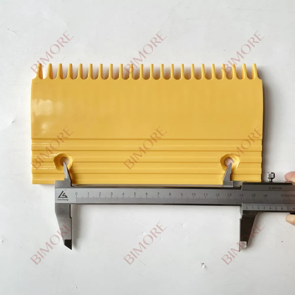 Escalator Plastic Comb Center L4731A 199*107*145 L199mm Hole Pitch 145mm 22 Teeth